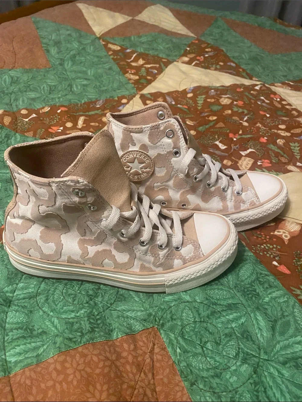 Converse High Top Lace-Up shoes- cream and tan leopard/cheetah